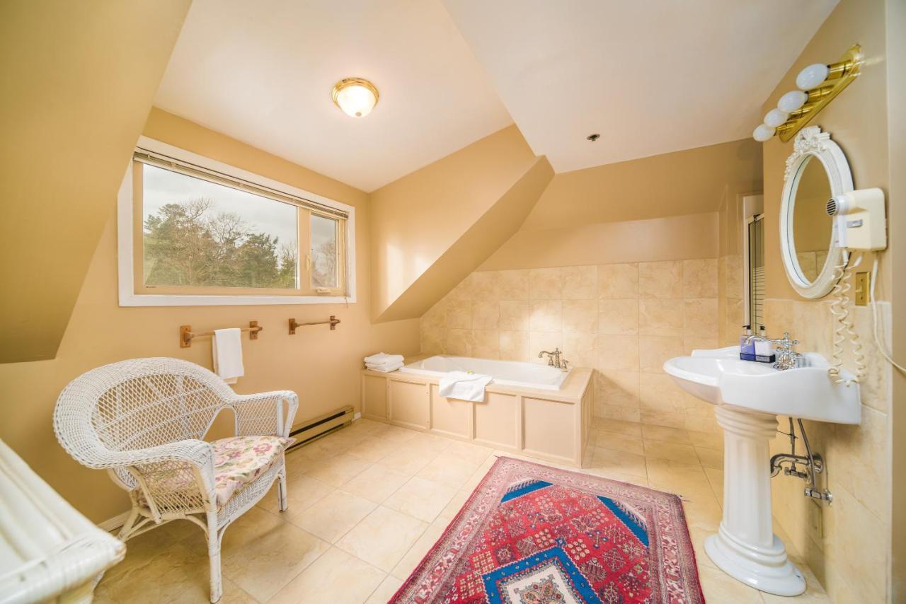 ויקטוריה Dashwood Manor Seaside Bed & Breakfast מראה חיצוני תמונה